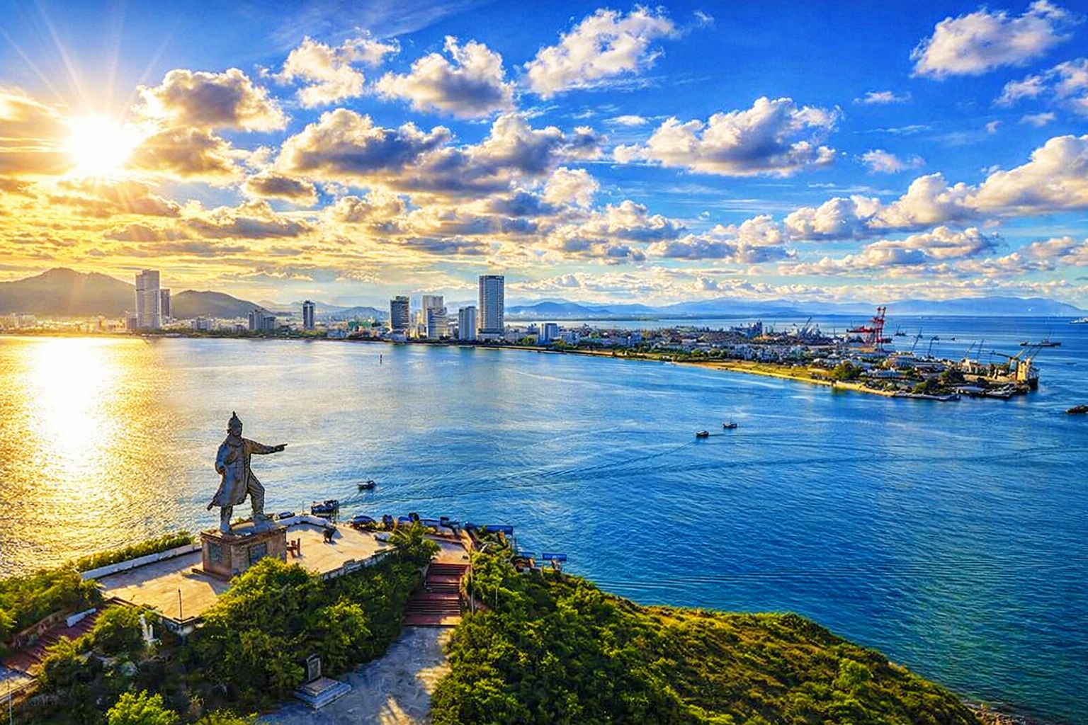 Hỉnh ảnh tượng Trần Hưng Đạo Tại Quy Nhơn